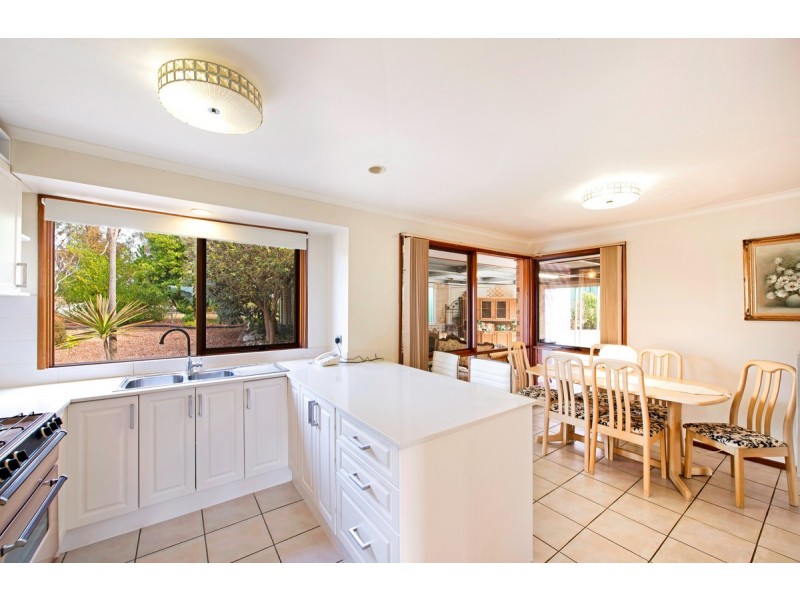 10 Meyrick Place, Florey ACT 2615