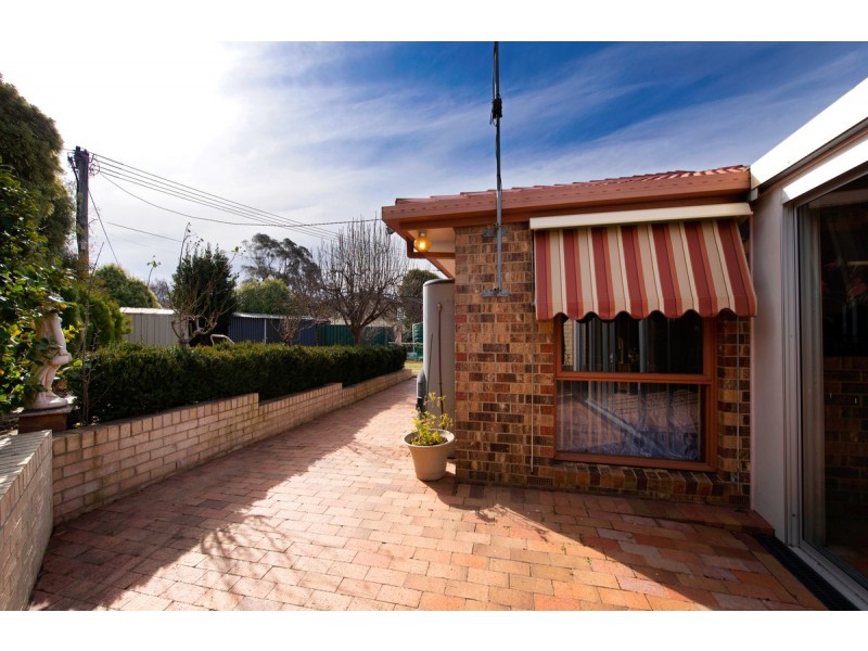 10 Meyrick Place, Florey ACT 2615