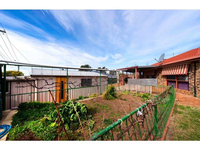 10 Meyrick Place, Florey ACT 2615