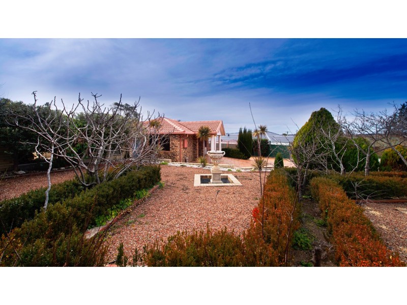 10 Meyrick Place, Florey ACT 2615