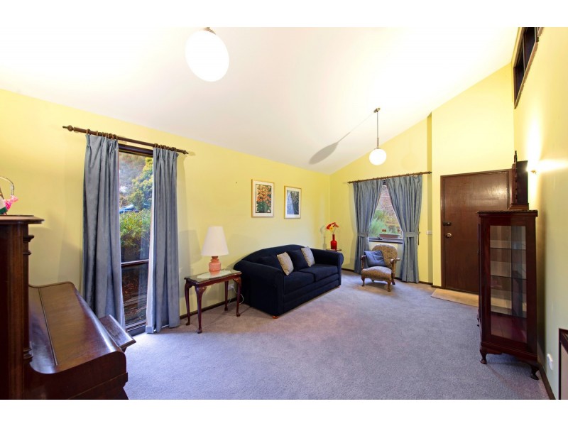 18 Sculptor Street, Giralang ACT 2617