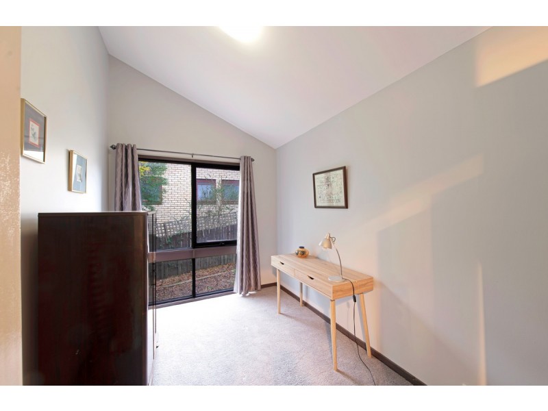 18 Sculptor Street, Giralang ACT 2617