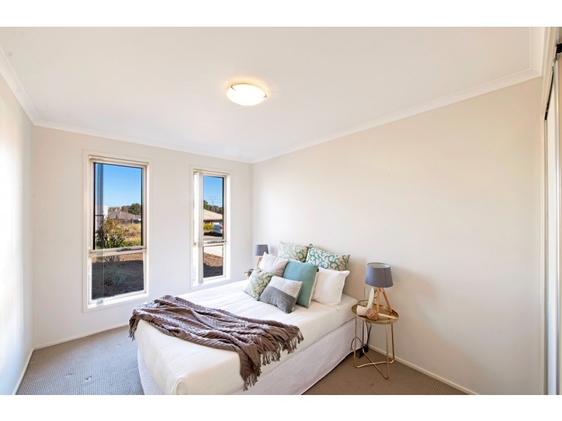 12 Hazelton Street, Macgregor ACT 2615