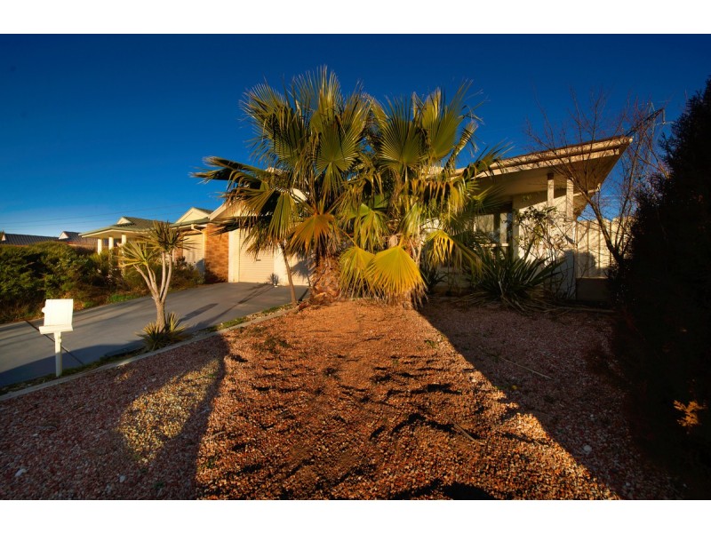 38 Jonsson Court, Dunlop ACT 2615