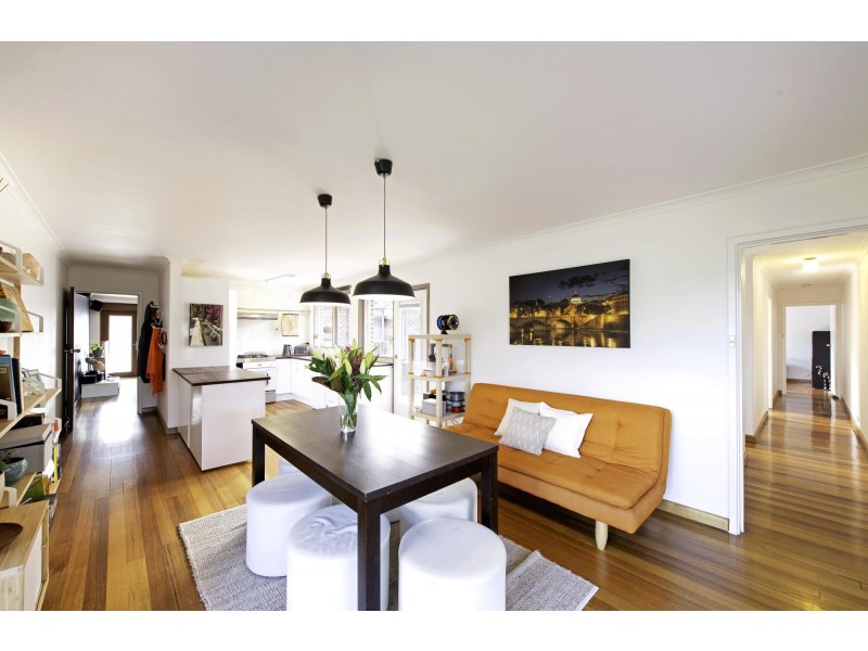 18 Mackenzie Street, Hackett ACT 2602