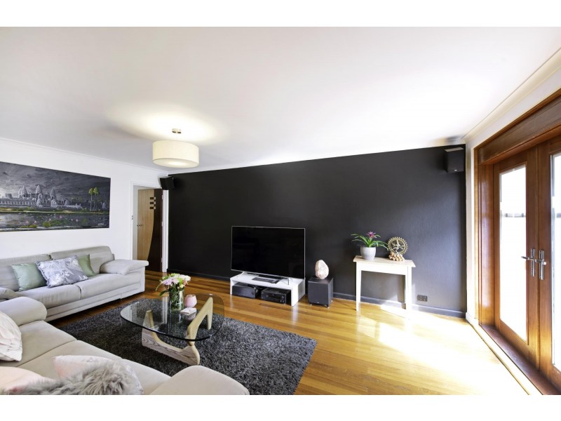 18 Mackenzie Street, Hackett ACT 2602