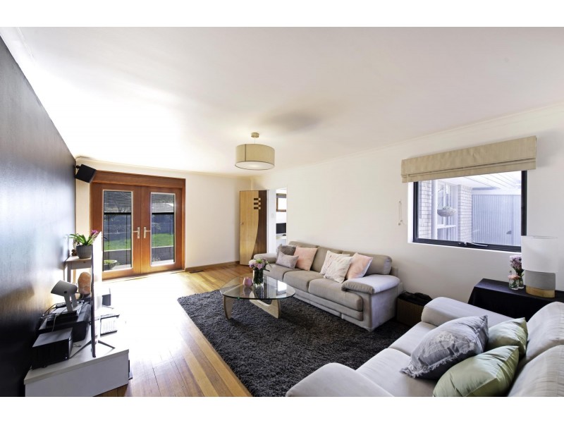 18 Mackenzie Street, Hackett ACT 2602