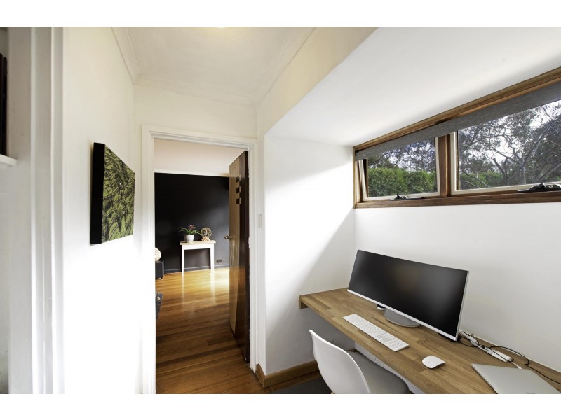 18 Mackenzie Street, Hackett ACT 2602