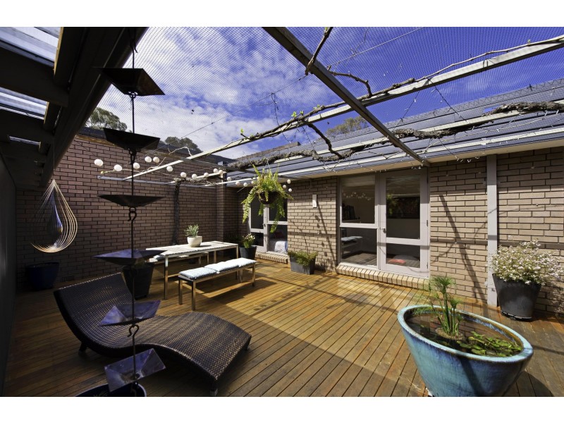 18 Mackenzie Street, Hackett ACT 2602