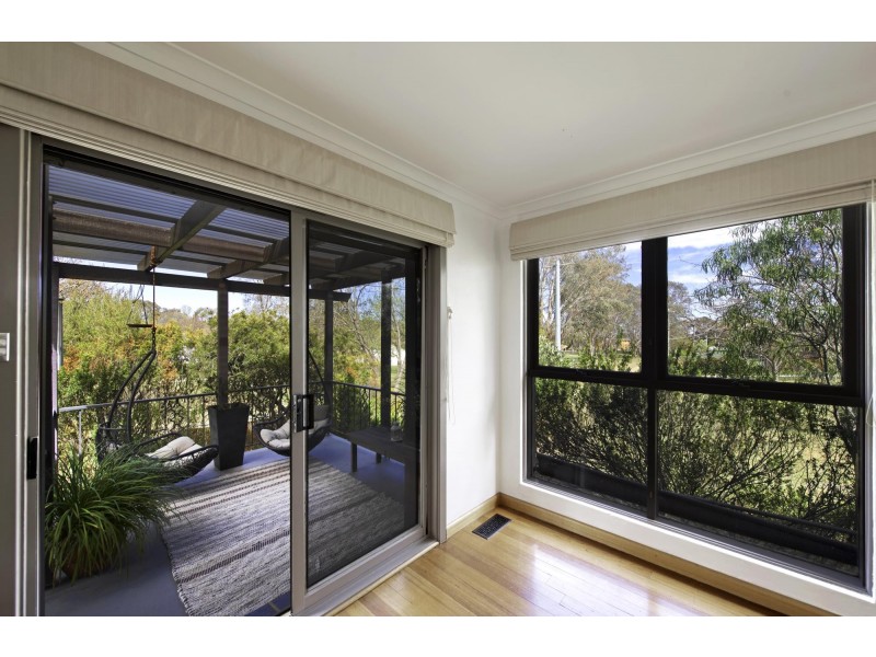 18 Mackenzie Street, Hackett ACT 2602