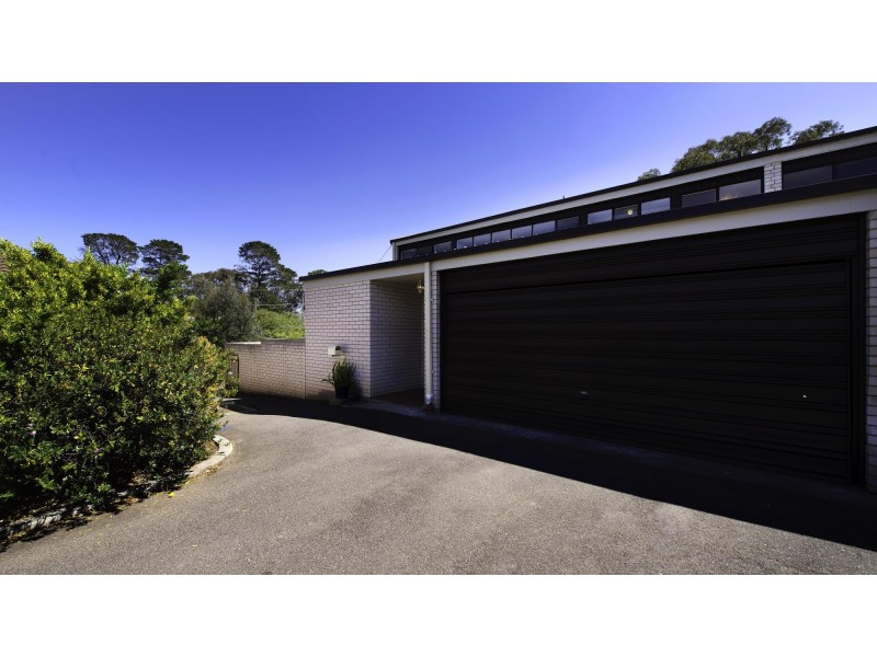 96 Grayson Street, Hackett ACT 2602