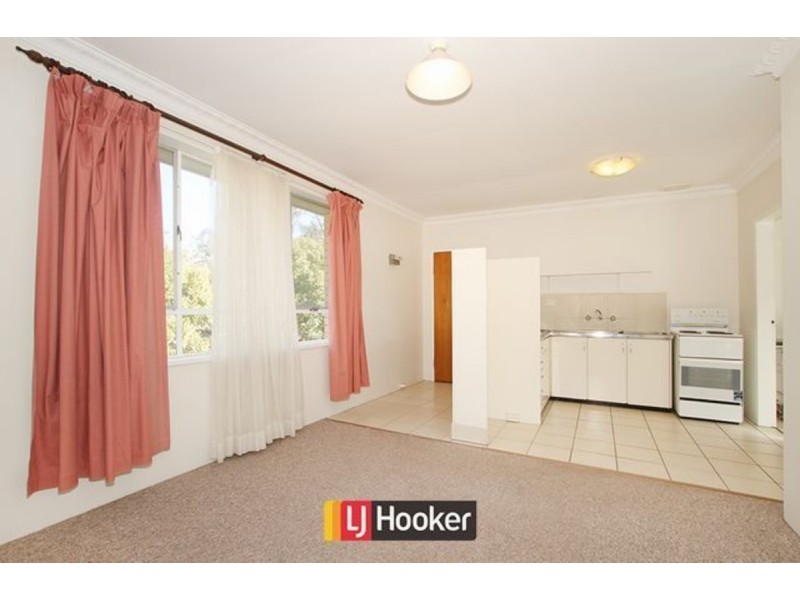 12B Belconnen Way, Page ACT 2614