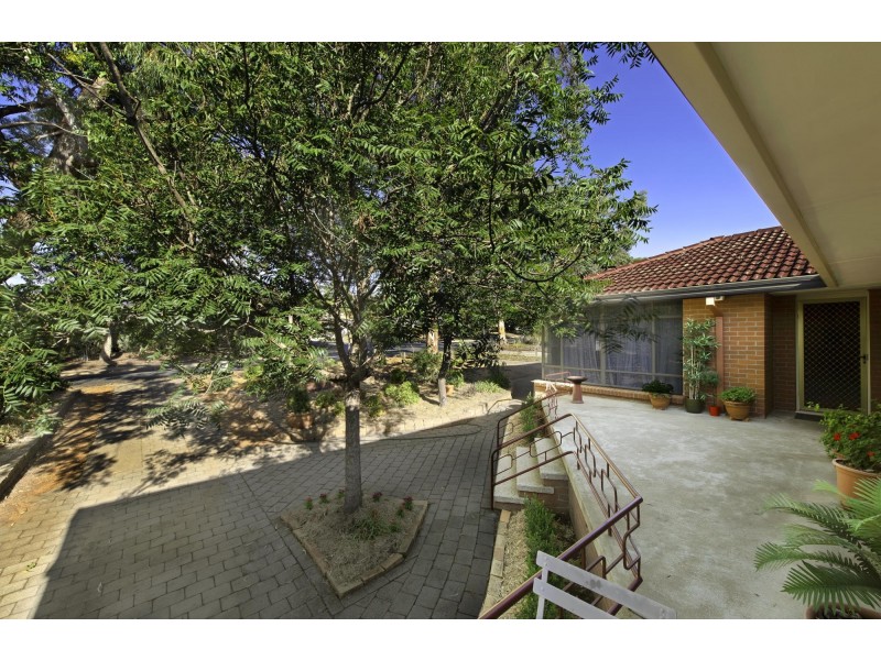 123 MacKenzie Street, Hackett ACT 2602