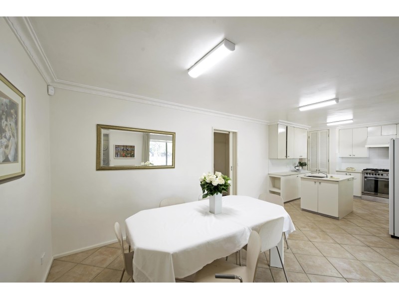 123 MacKenzie Street, Hackett ACT 2602