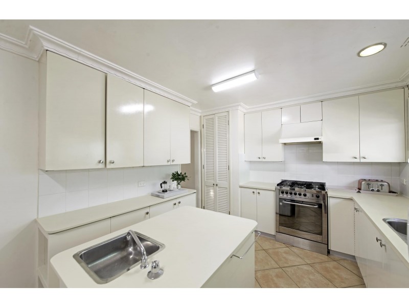 123 MacKenzie Street, Hackett ACT 2602