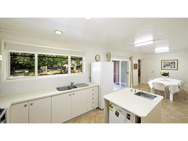 123 MacKenzie Street, Hackett ACT 2602