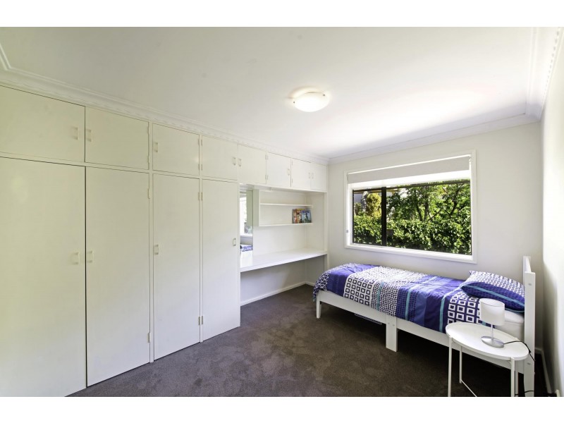 123 MacKenzie Street, Hackett ACT 2602