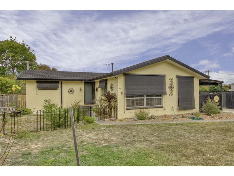 11 Gundulu Place, Giralang ACT 2617