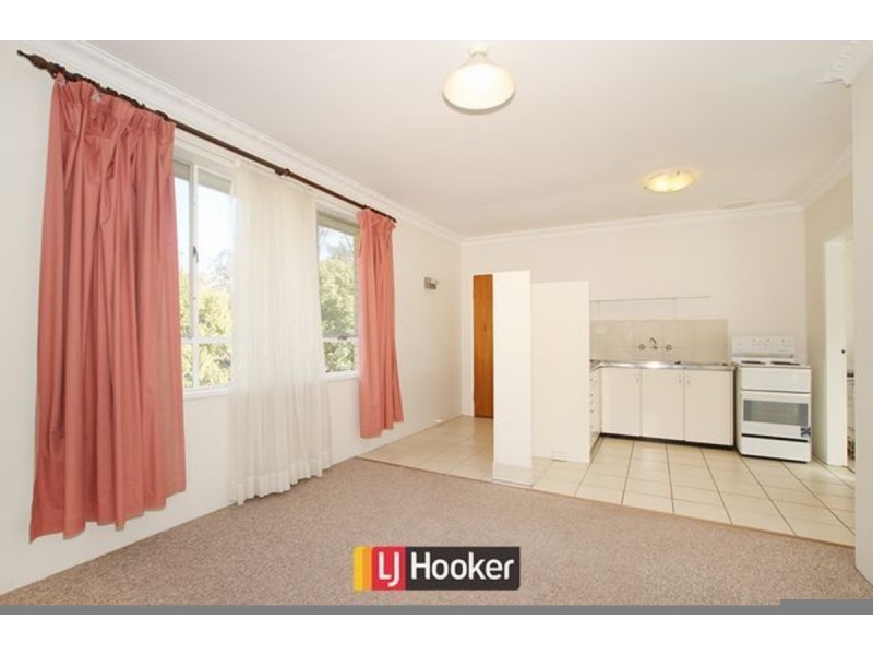 12B Belconnen Way, Page ACT 2614