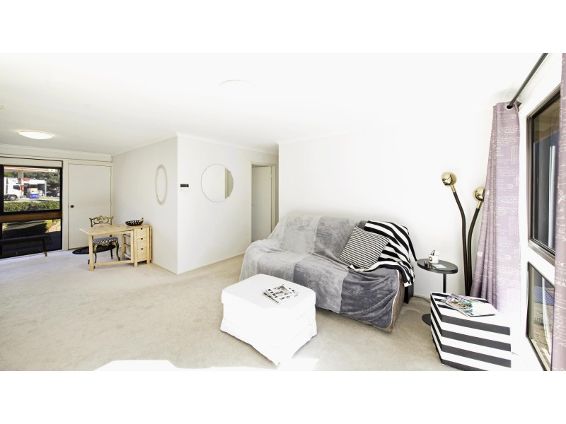 16 Warring Place, Giralang ACT 2617