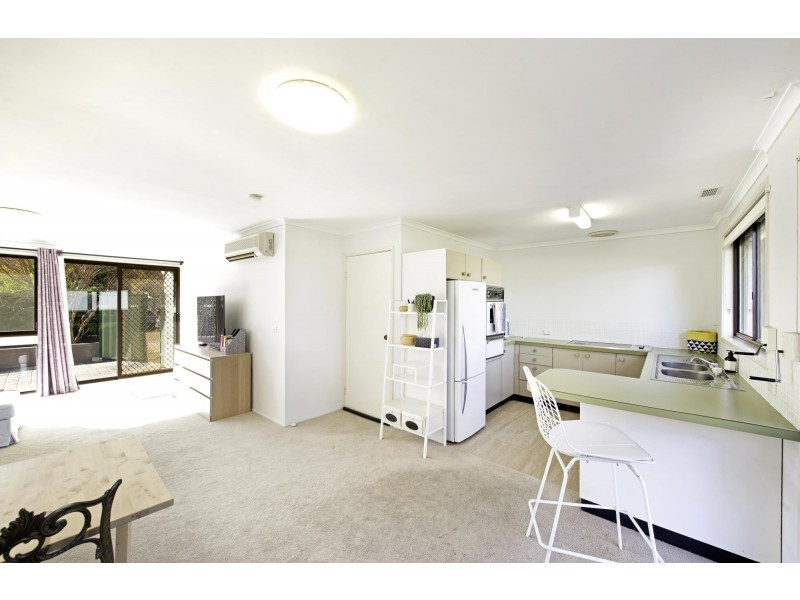 16 Warring Place, Giralang ACT 2617