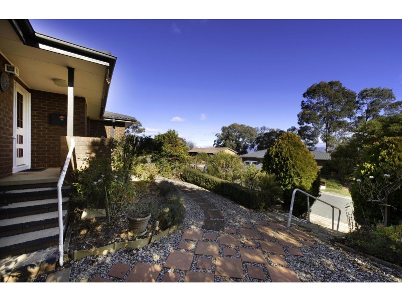 1 Neeld Place, Charnwood ACT 2615