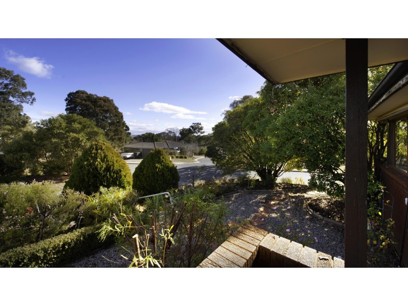 1 Neeld Place, Charnwood ACT 2615