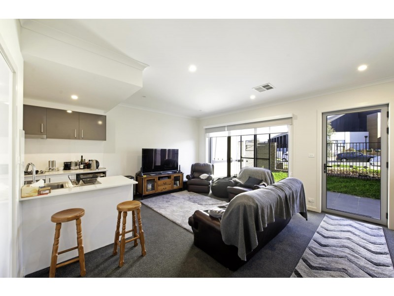 4/5 Nevertire Street, Lawson ACT 2617