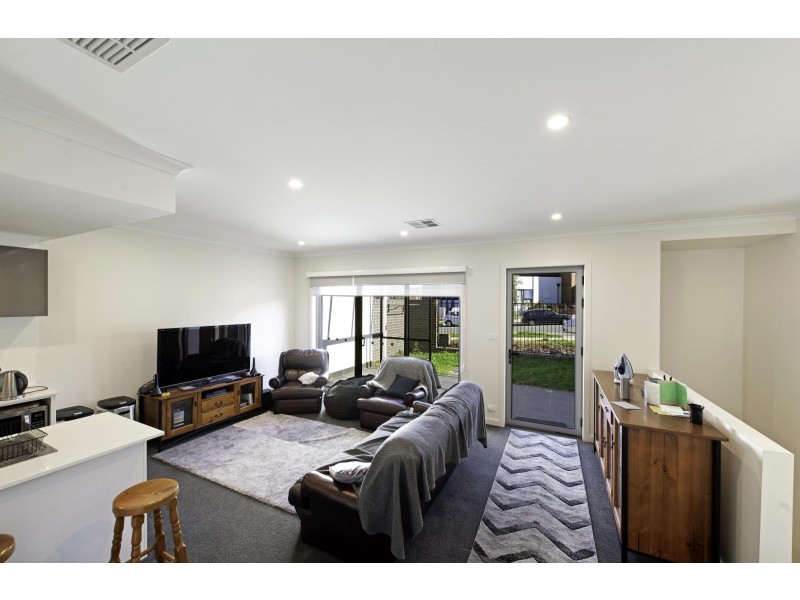 4/5 Nevertire Street, Lawson ACT 2617