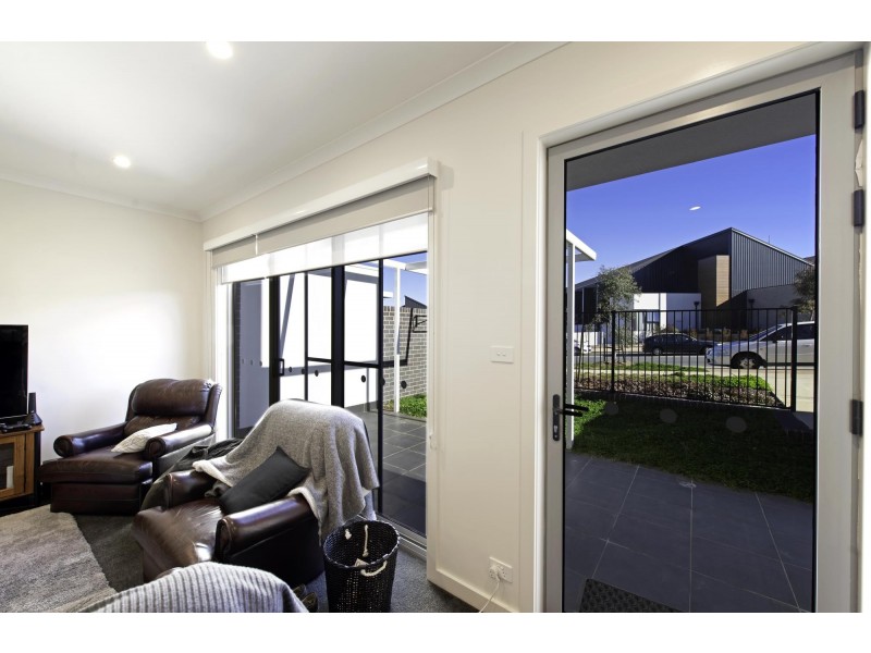 4/5 Nevertire Street, Lawson ACT 2617