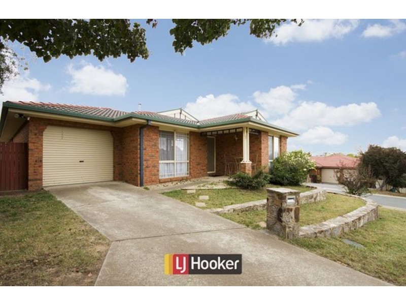 8 Loban Court, Ngunnawal ACT 2913