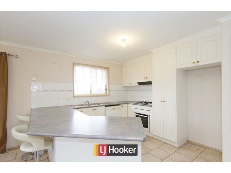 8 Loban Court, Ngunnawal ACT 2913