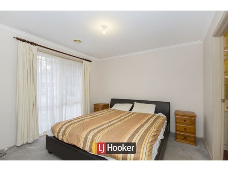 8 Loban Court, Ngunnawal ACT 2913