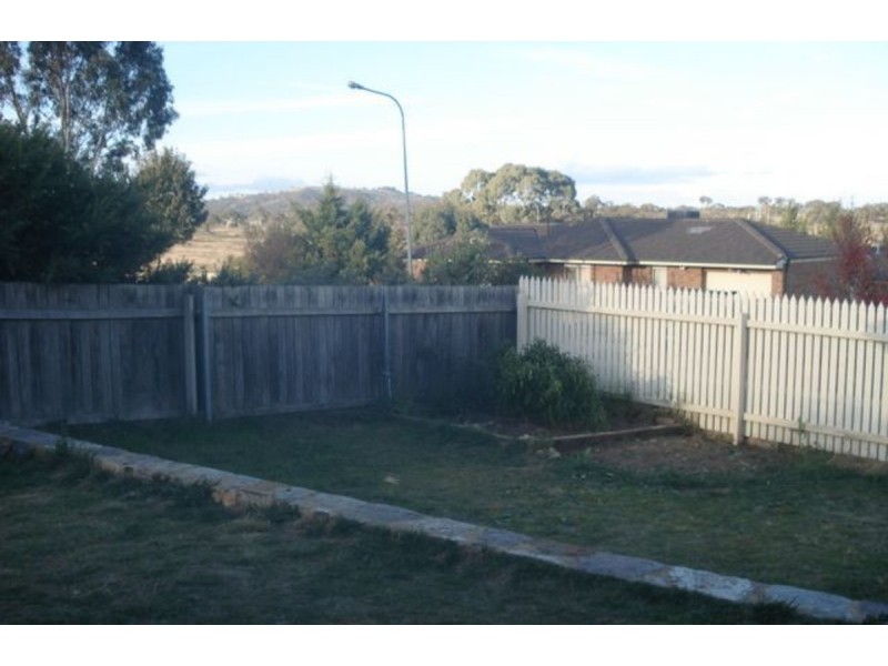 8 Loban Court, Ngunnawal ACT 2913