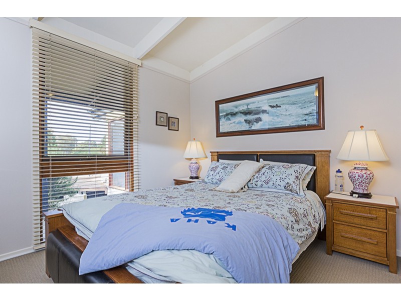 43 MACROSSAN Crescent, Latham ACT 2615