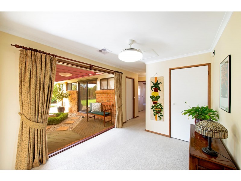 12 Capella Crescent, Giralang ACT 2617
