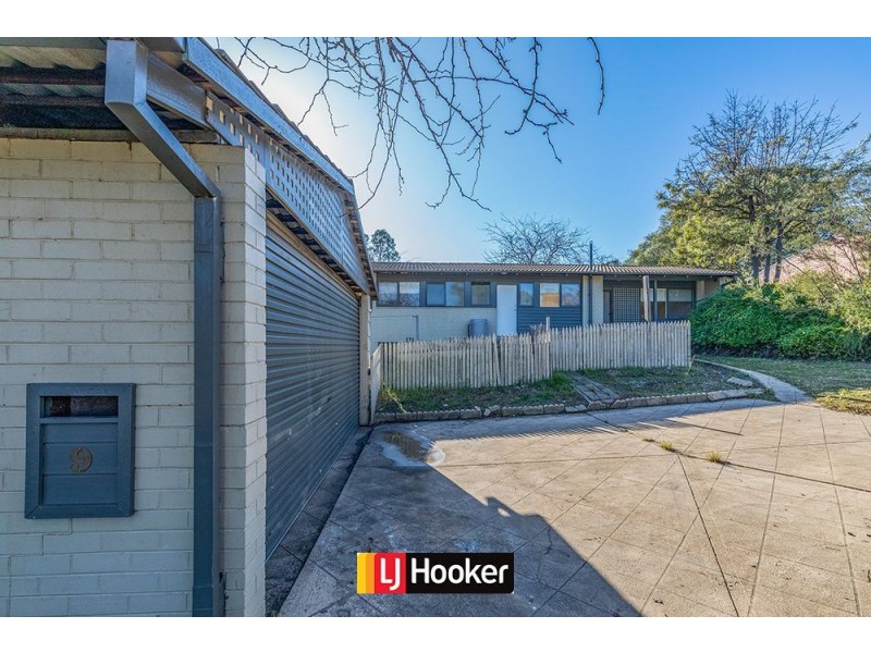 9 Dangar Place, Charnwood ACT 2615