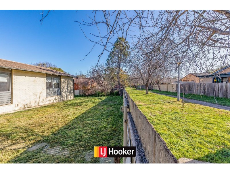 9 Dangar Place, Charnwood ACT 2615