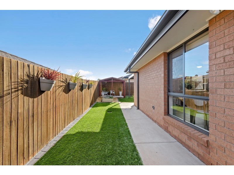 4 Ida Birchall Crescent, Macgregor ACT 2615