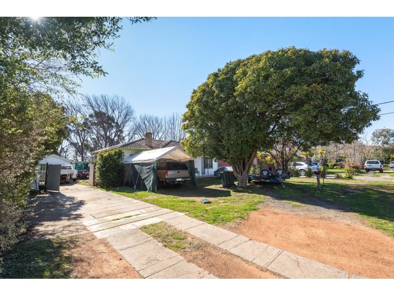 19 Dutton Street, Dickson ACT 2602