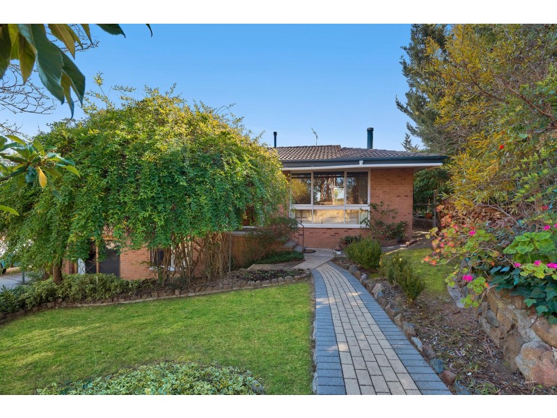 24 Sculptor Street, Giralang ACT 2617