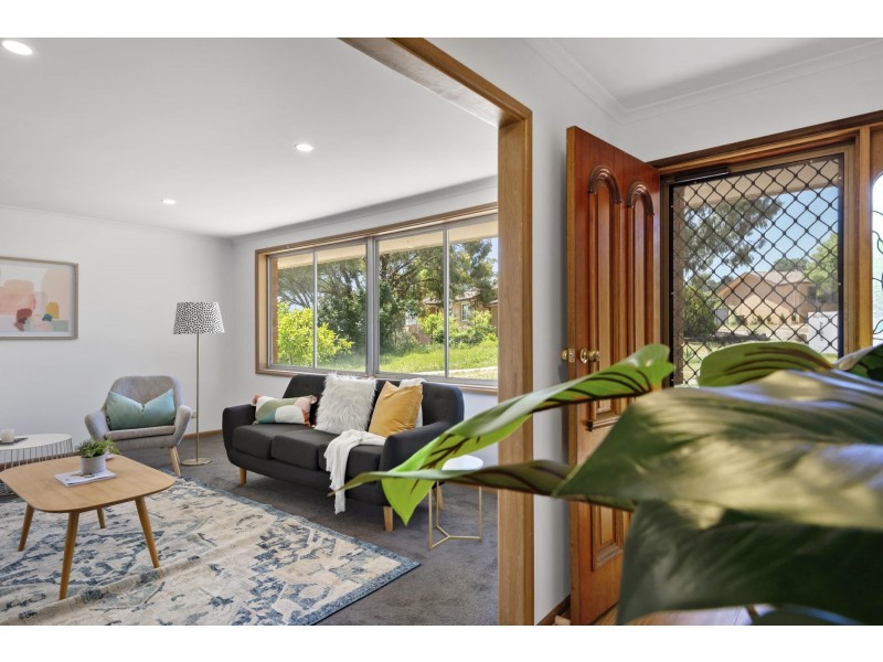 17 Phoenix Place, Giralang ACT 2617