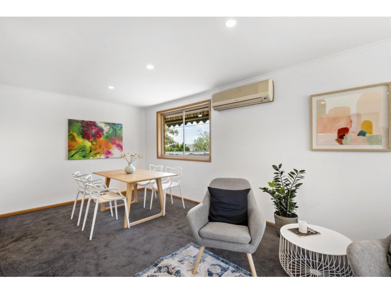 17 Phoenix Place, Giralang ACT 2617