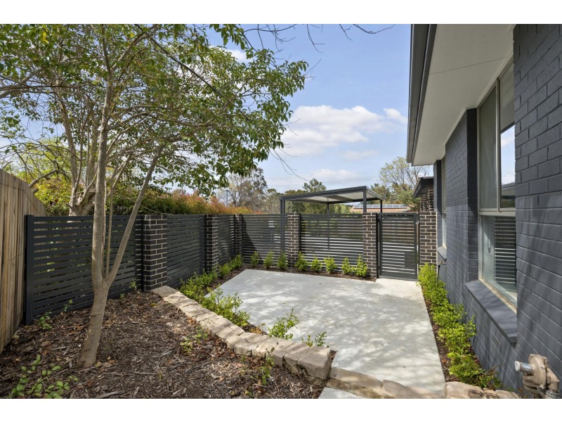 1/3 Lelta Place, Giralang ACT 2617