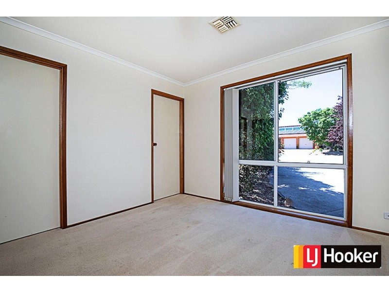 8 Edney Place, Isaacs ACT 2607