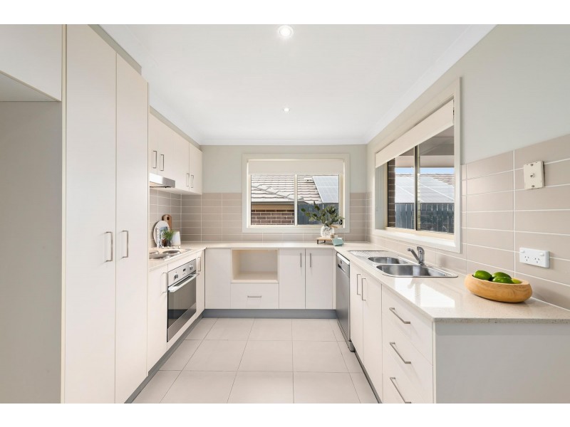 33 Liz O’Neill Street, Casey ACT 2913