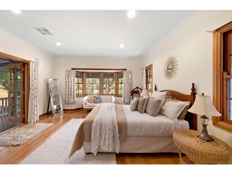 4 Sparkes Close, Fadden ACT 2904