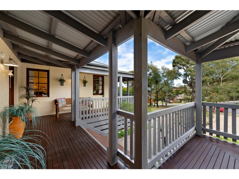 4 Sparkes Close, Fadden ACT 2904