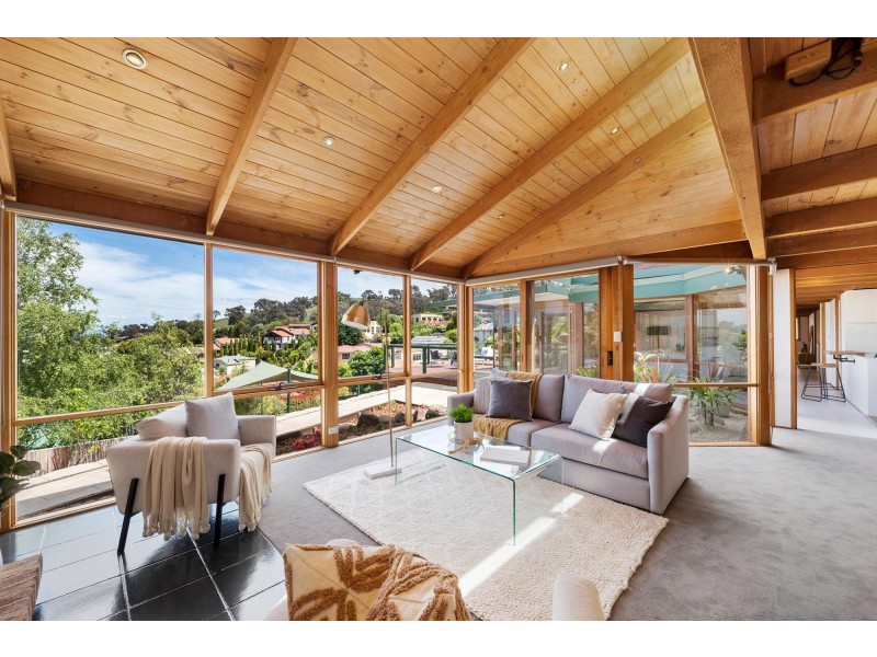 45 Sparkes Close, Fadden ACT 2904
