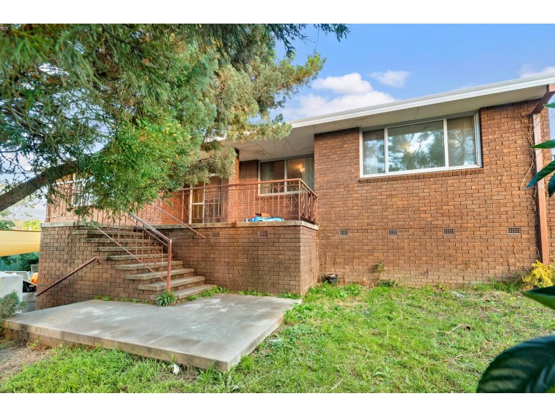 15 Belconnen Way, Weetangera ACT 2614